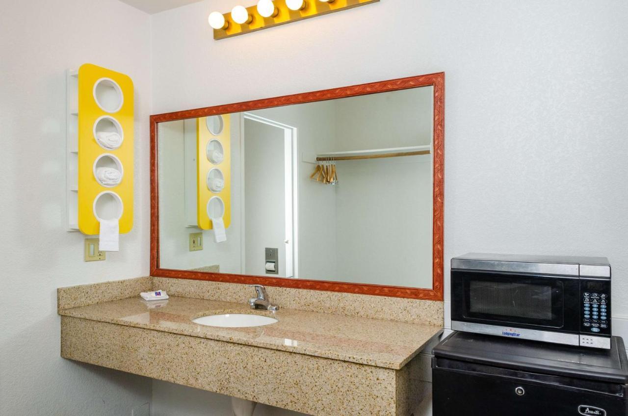 Motel 6 Oakdale, Ca Kültér fotó