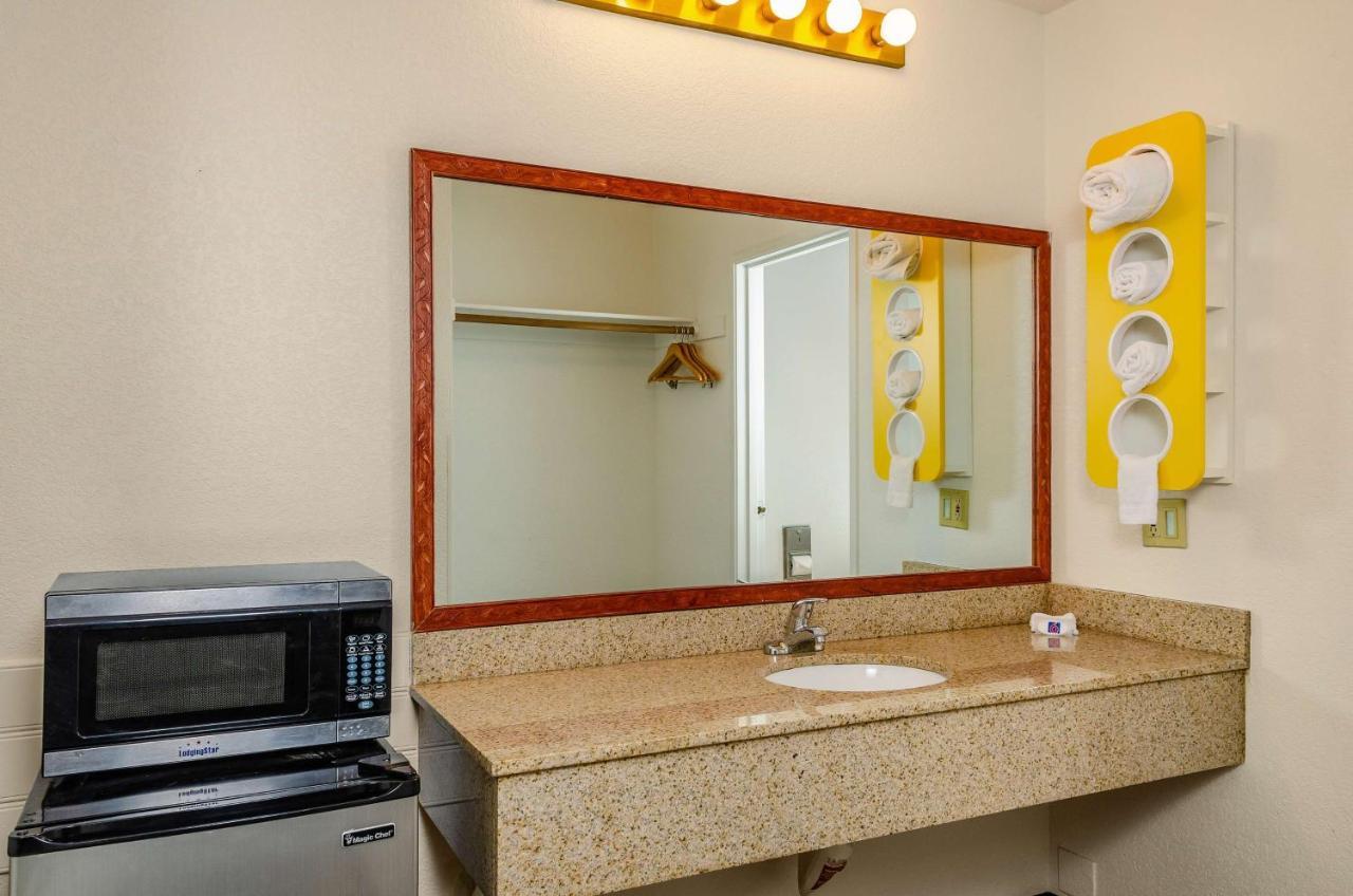 Motel 6 Oakdale, Ca Kültér fotó